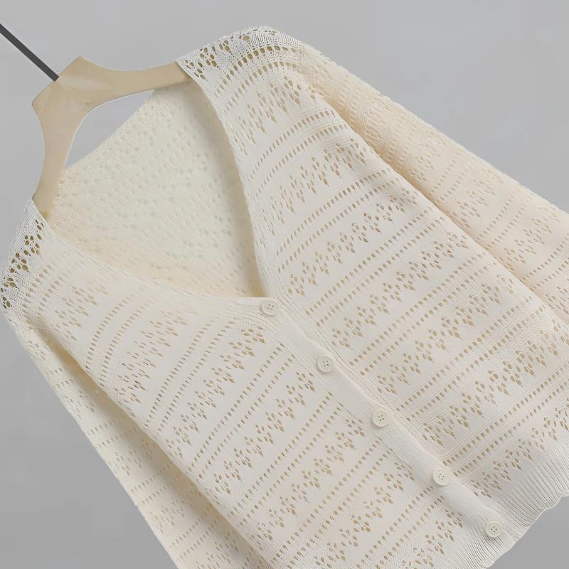 镂空针织开衫薄款春夏新款薄款镂空外套女长袖短款防晒披肩女外搭