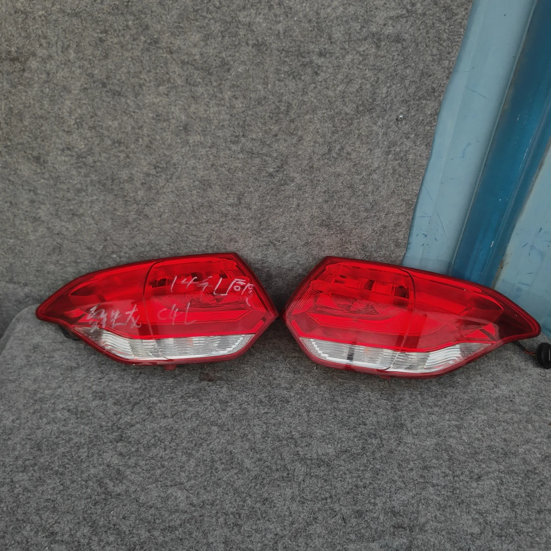 适用于雪铁龙c4l后尾灯刹车灯倒车灯防追尾灯