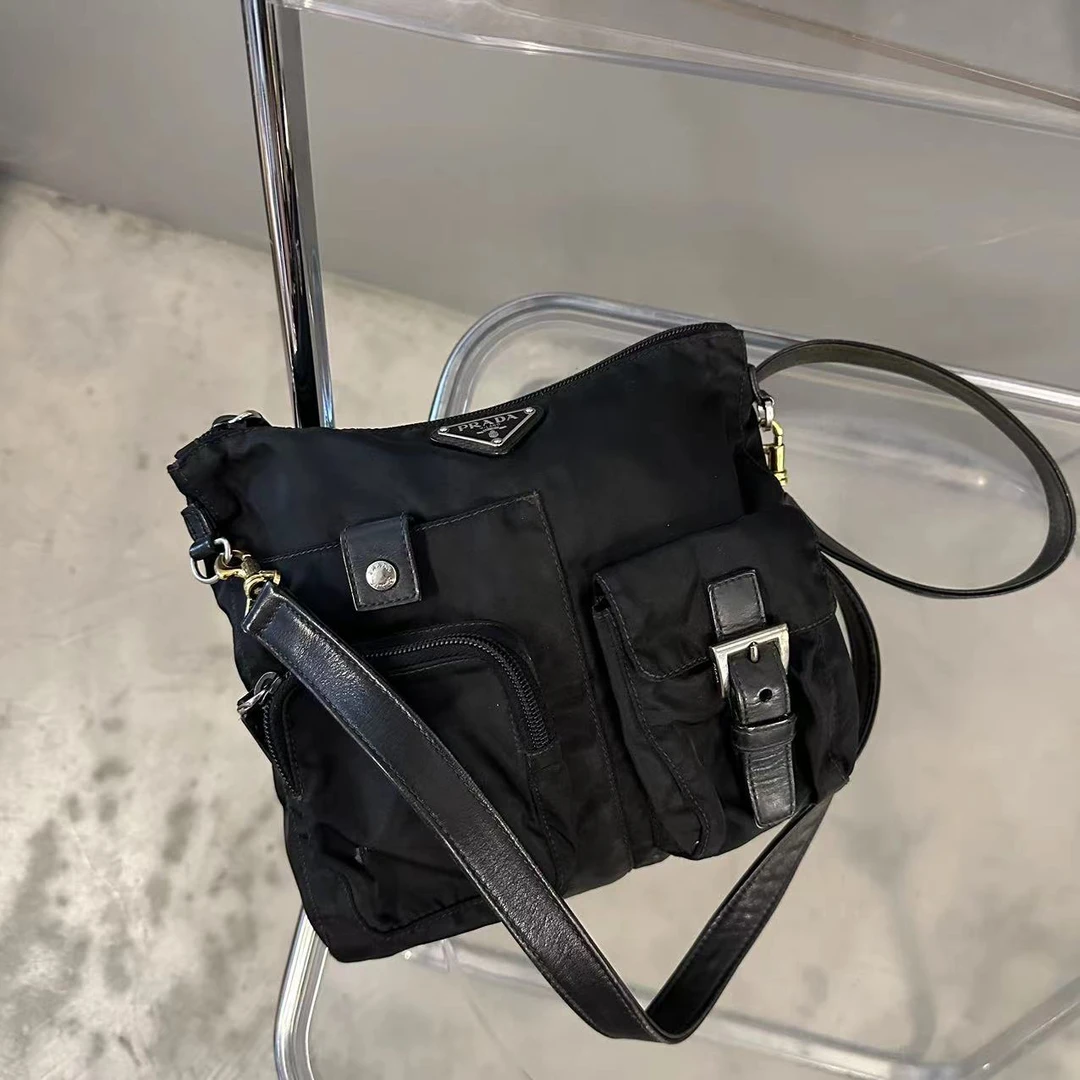 95新 Prada/普拉达 prada 黑色 saffiano 经典三角标 斜款包