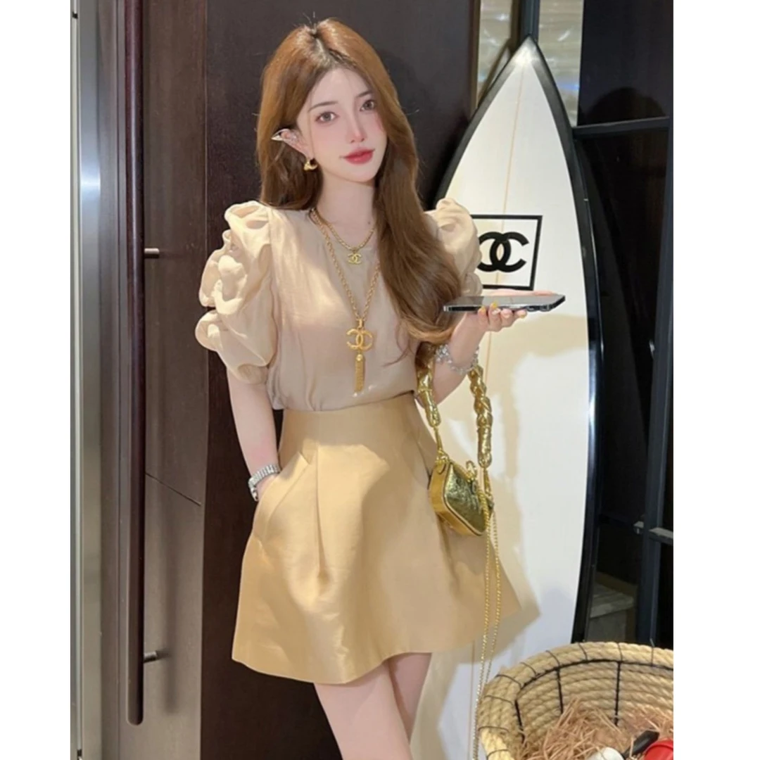 2025年高档女装时尚新款夏季高级感设计小众网红气质减龄两件套装