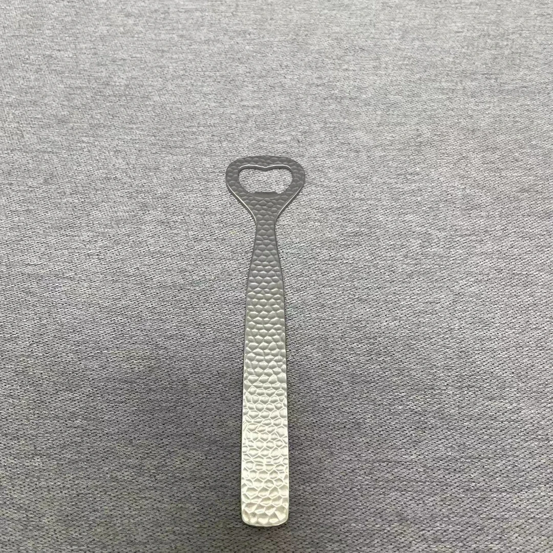 2-083 Chockmen 不锈钢锤纹心型开瓶器 长约15CM