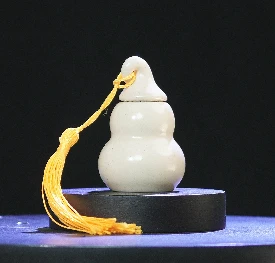 米黄色小葫芦（绿棋楠香粒）