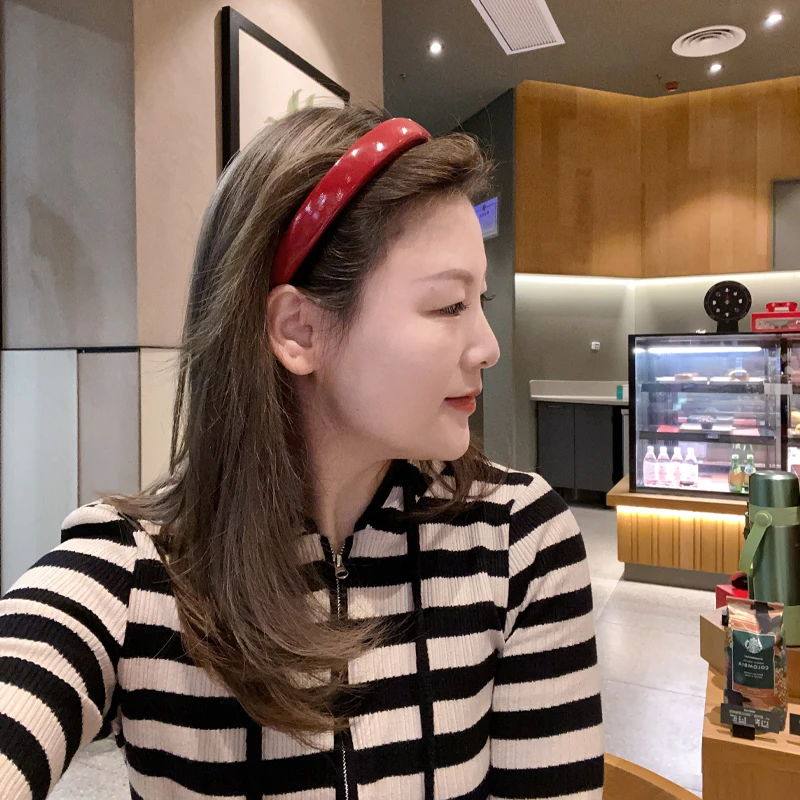 漆皮酒红色窄边发箍超显白洋气皮质头箍PU发捆韩国新年发卡圣诞
