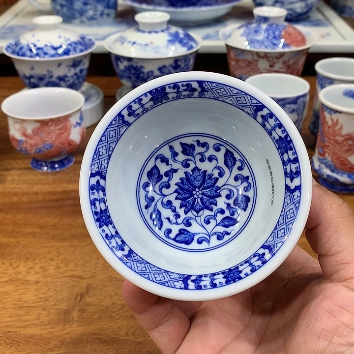 柴窑青花缠枝连压手杯