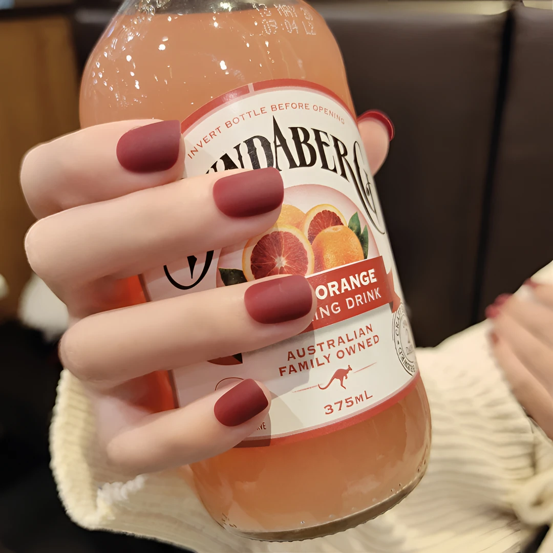 短款酒红色学生日常穿戴甲少女简约假指甲贴片显白美甲成品24片
