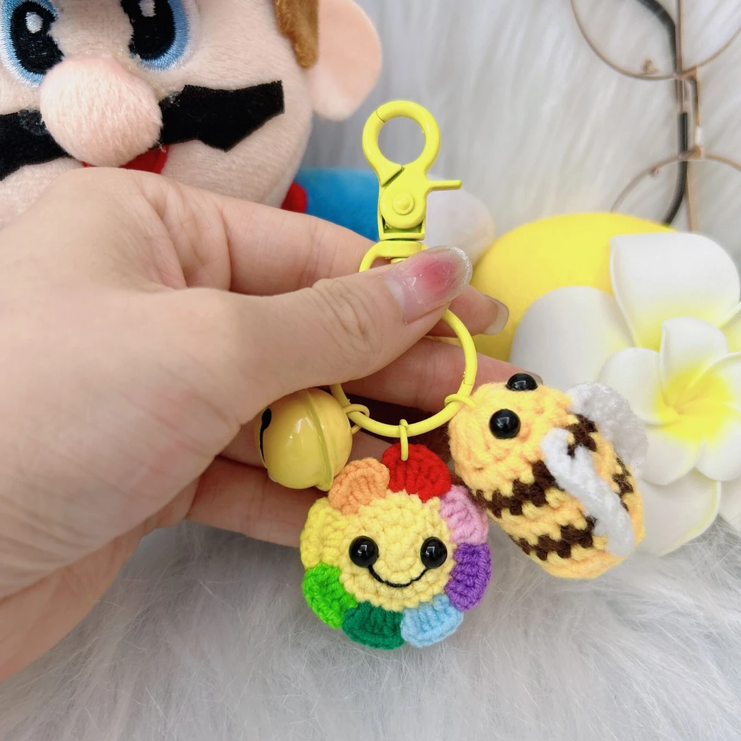 新款手工毛线钩织小蜜蜂系列挂件成品创意可爱钥匙扣包包挂饰送礼