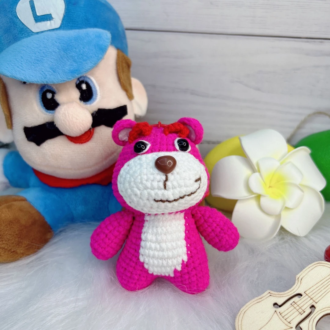 新款卡通草莓熊公仔手工毛线钩织挂件摆件成品可爱钥匙扣包包挂饰