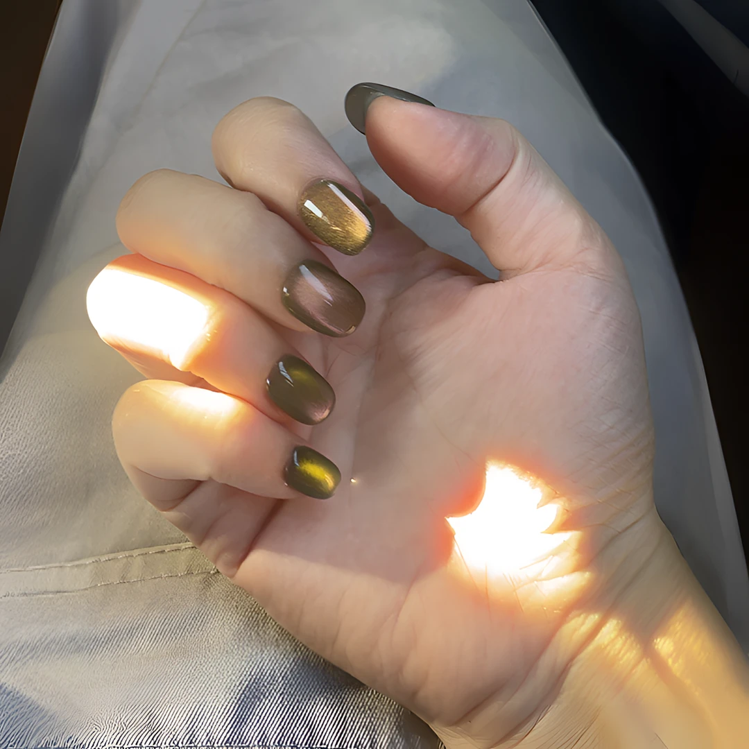 【流光幻彩】纯手工五彩猫眼穿戴甲小众显白豆豆甲秋冬短款美甲#443