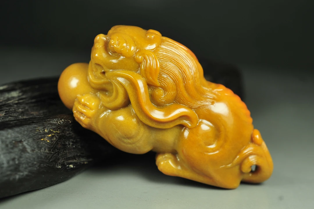 天然寿山石细牛蛋手把件收藏佳品