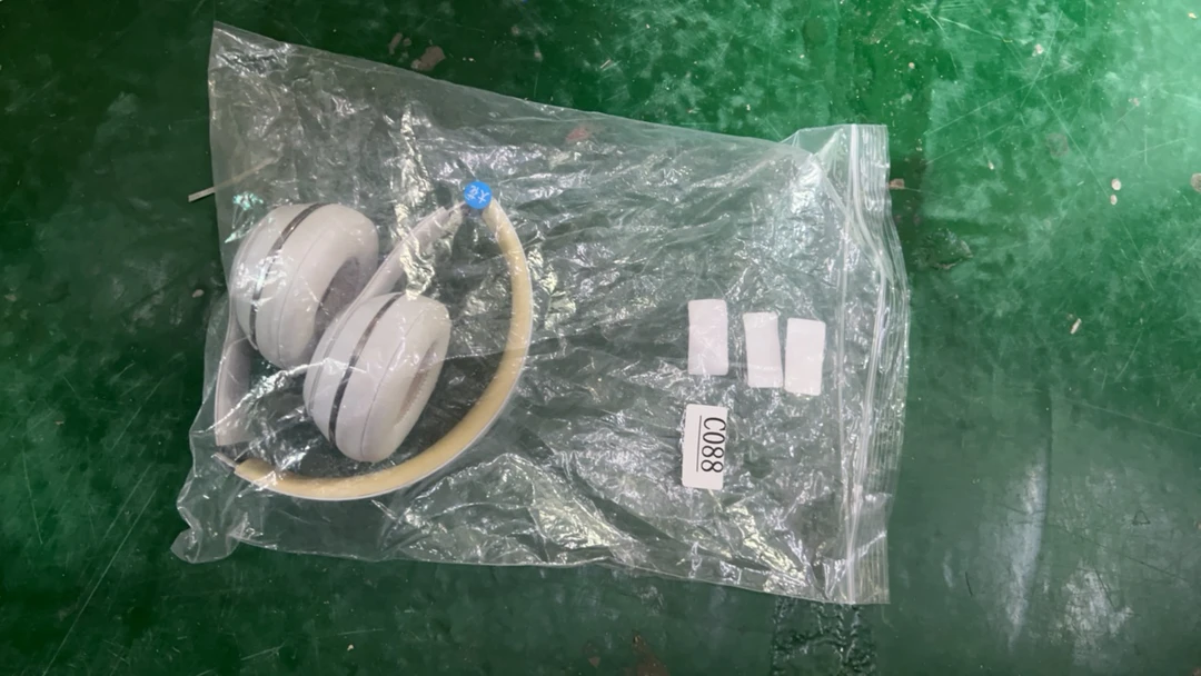 9新  耳机编号C088