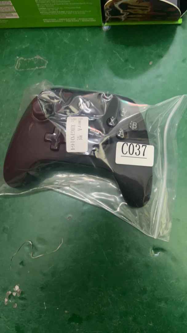 9新  游戏手柄编号C037