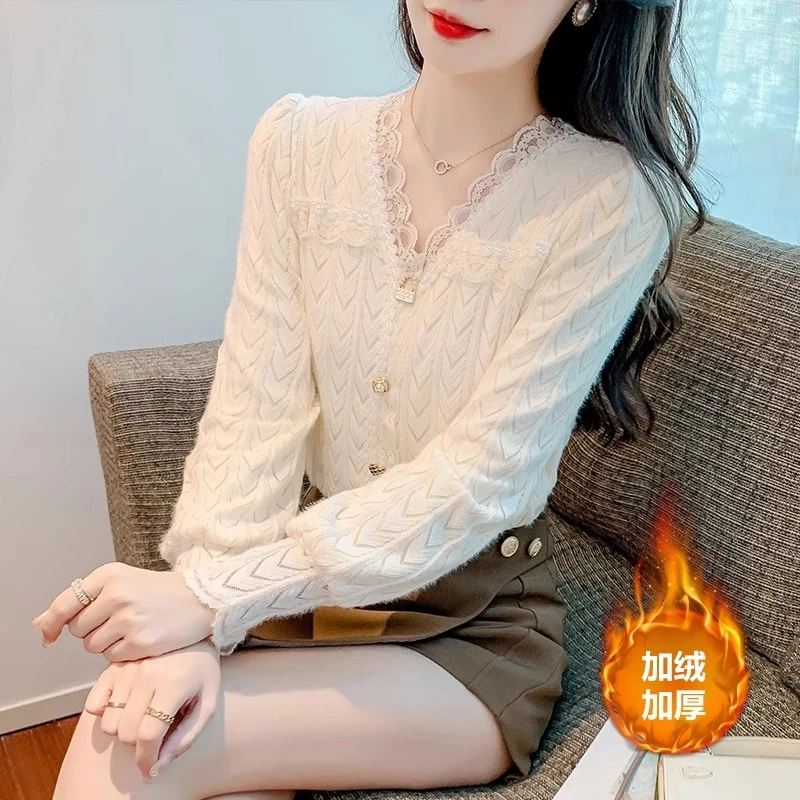 PinkAvril 秋冬加大码女装洋气蕾丝加绒打底衫显瘦长袖t恤v领上衣