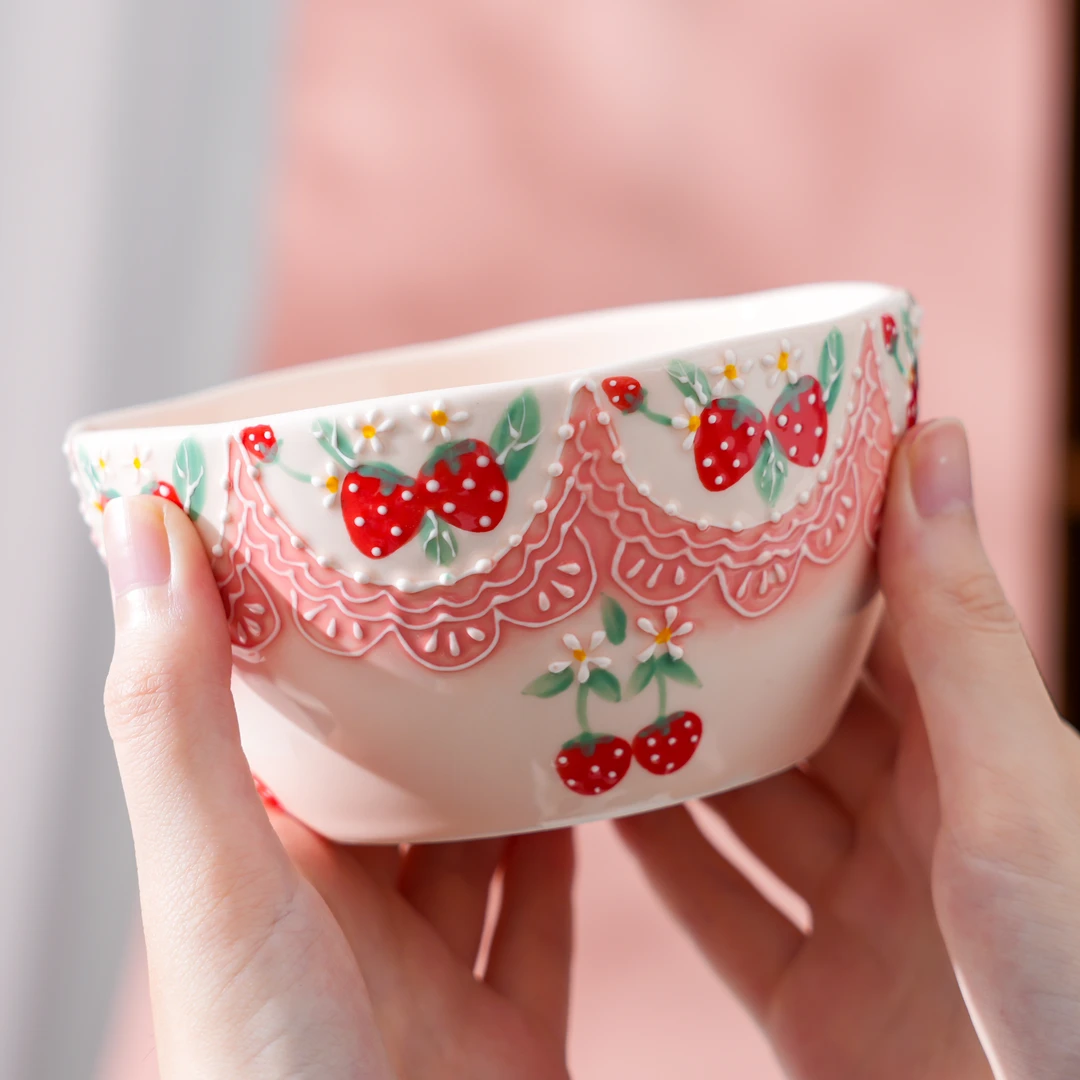 可爱陶瓷手工堆料浮雕手绘釉下彩精致粉嫩5英寸草莓米饭碗甜品碗