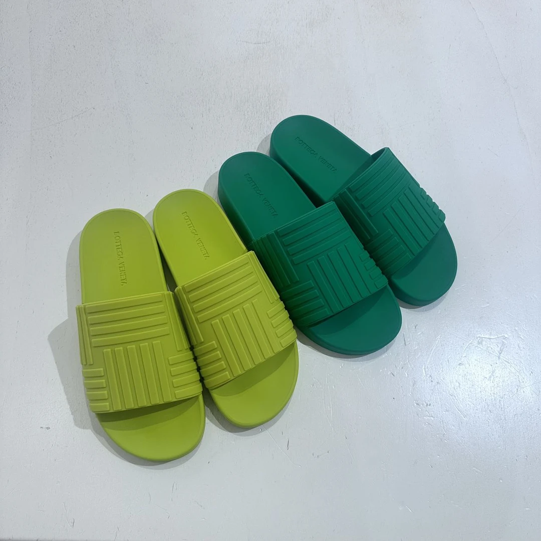 全新未使用 BOTTEGA VENETA/葆蝶家 网红外穿一字拖