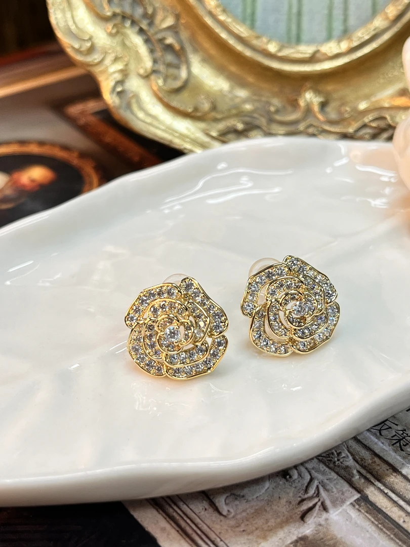 铜合金锆石耳饰 高级感山茶花满镶气质百搭S925耳饰耳钉轻奢优雅