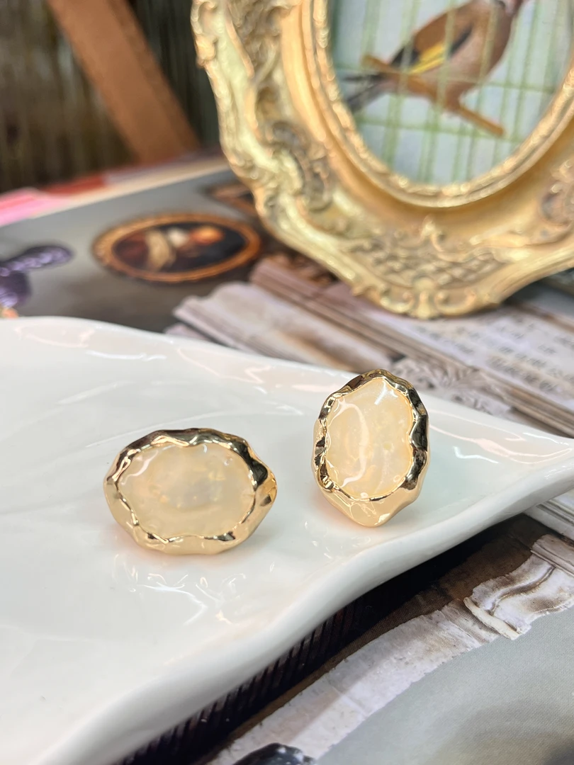 合金亚克力耳饰 日韩女耳钉手工镶嵌小香风优雅精致复古耳钉