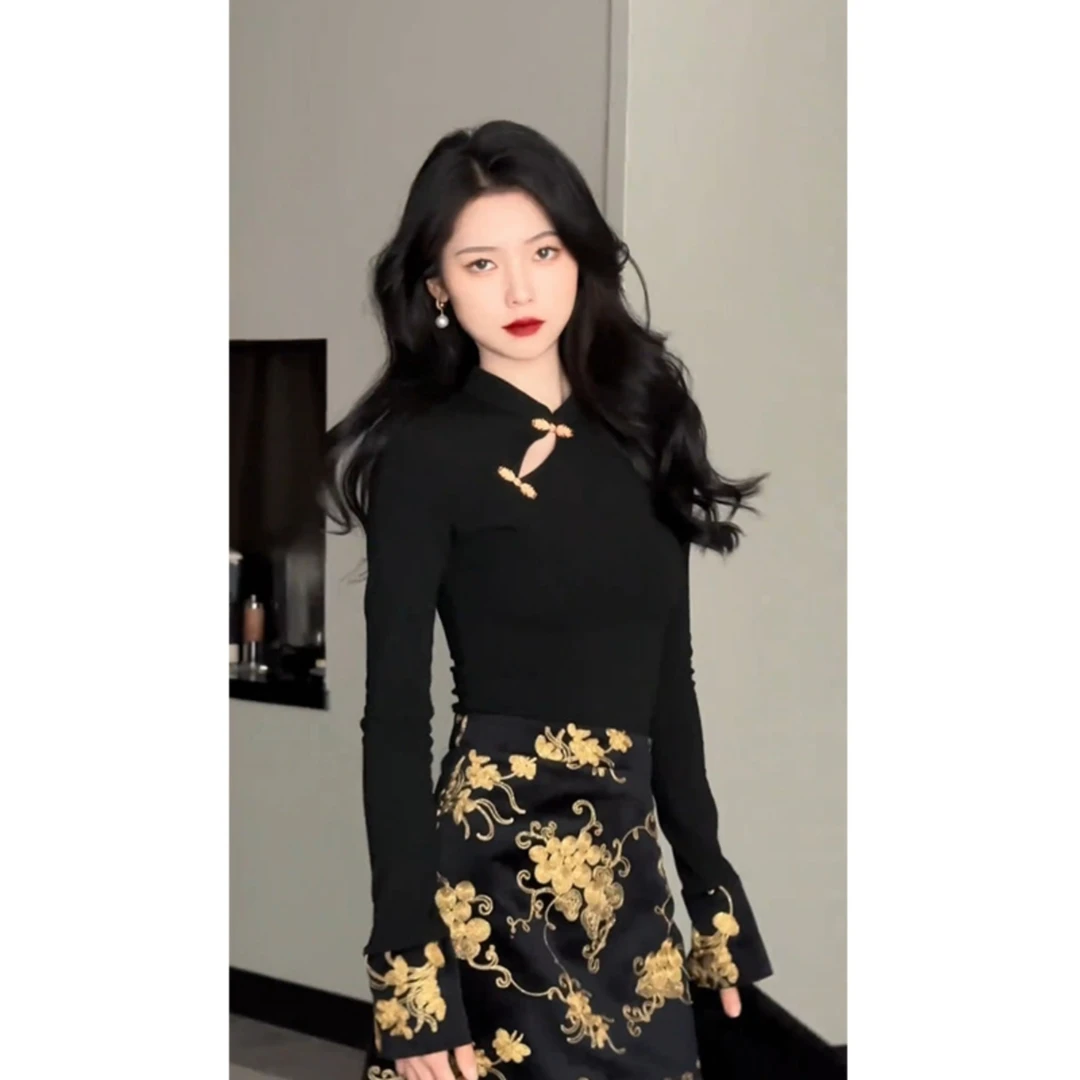 新中式镂空撞色刺绣上衣女2024春季新款修身气质国风高级套装半裙