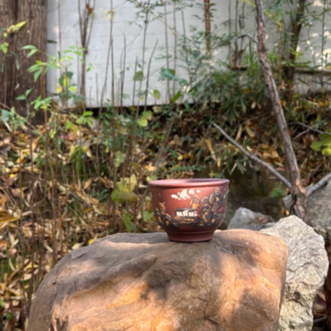 宜兴紫砂 主人杯 紫泥 杯身精美手工泥绘