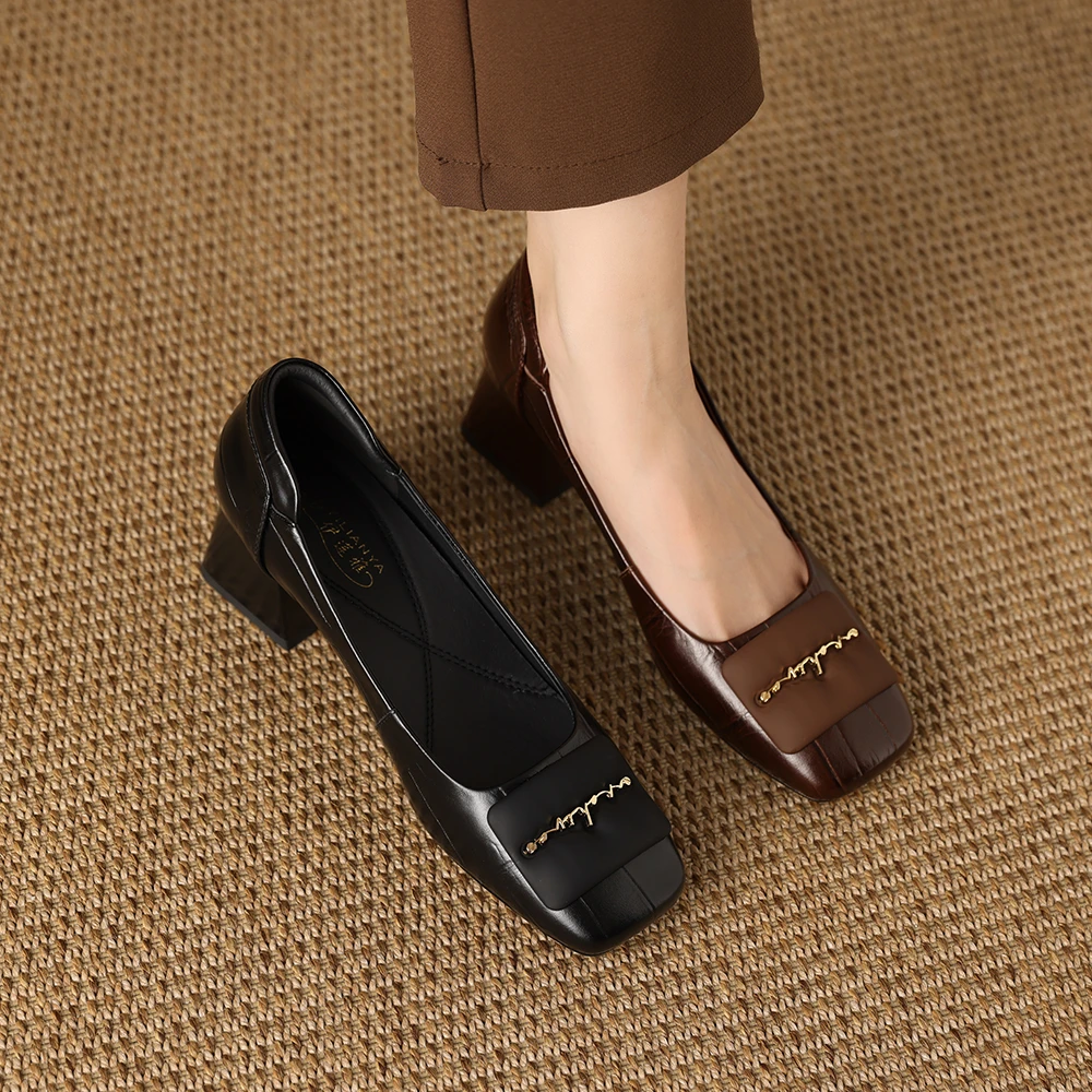 春秋新款女单鞋法式复古休闲通勤工作鞋中跟方头大码女鞋1638-32