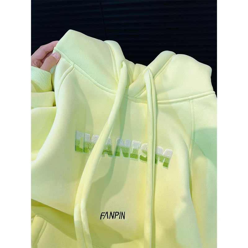 奶油绿加绒连帽卫衣女款爆款2026新款秋冬字母设计感小众外套上衣