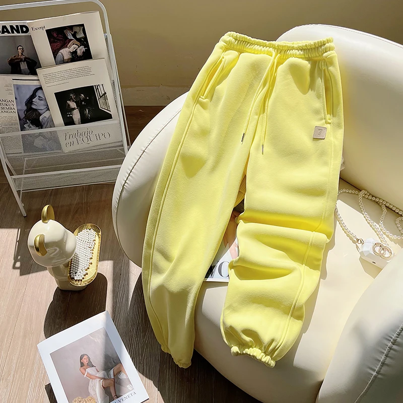 柠檬黄加绒运动裤女秋冬2025新款显瘦束脚加厚小个子休闲卫裤子潮