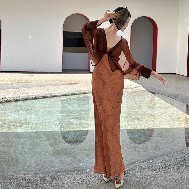 恣肆  黛之欣喜 炒色真丝肌理吊带裙+真丝小衫