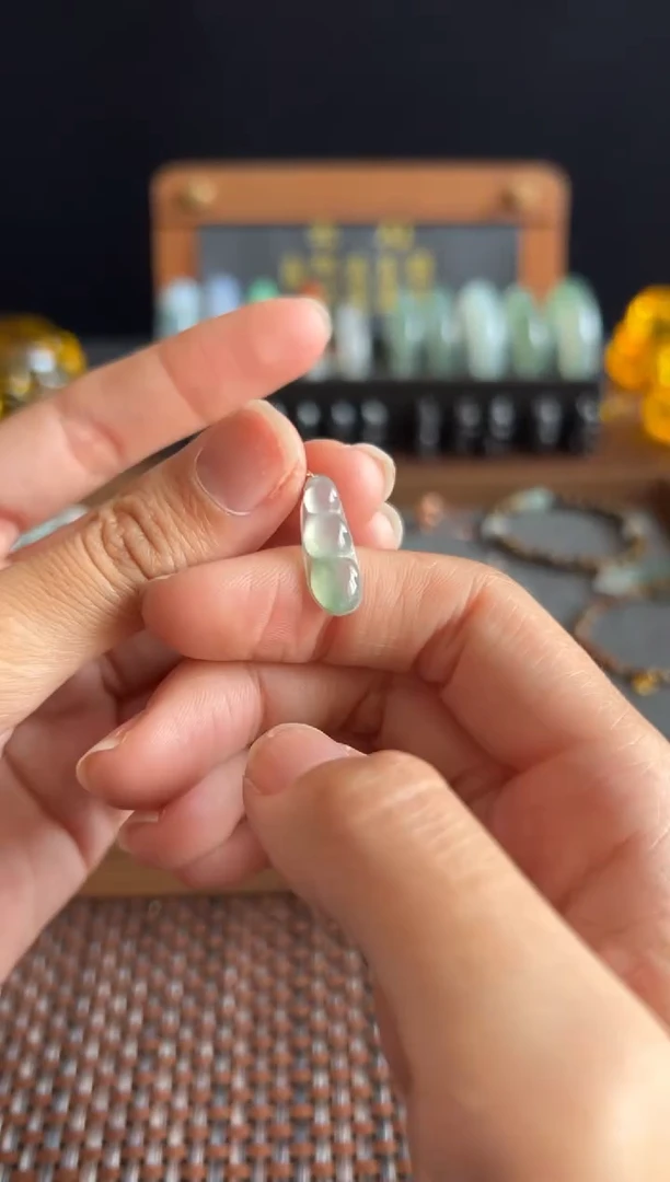 【闪购商品】翡翠吊坠(不含链)未镶嵌428