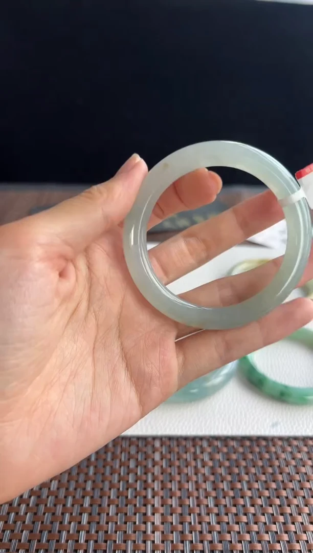 【闪购商品】翡翠手镯未镶嵌32号52.3*8.2*8.4