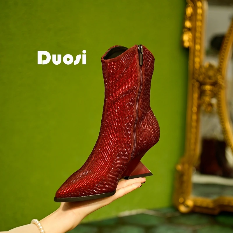 【DUOSI】5cm满钻时尚婚靴女尖头瘦瘦靴百搭气质小众短靴X18110M