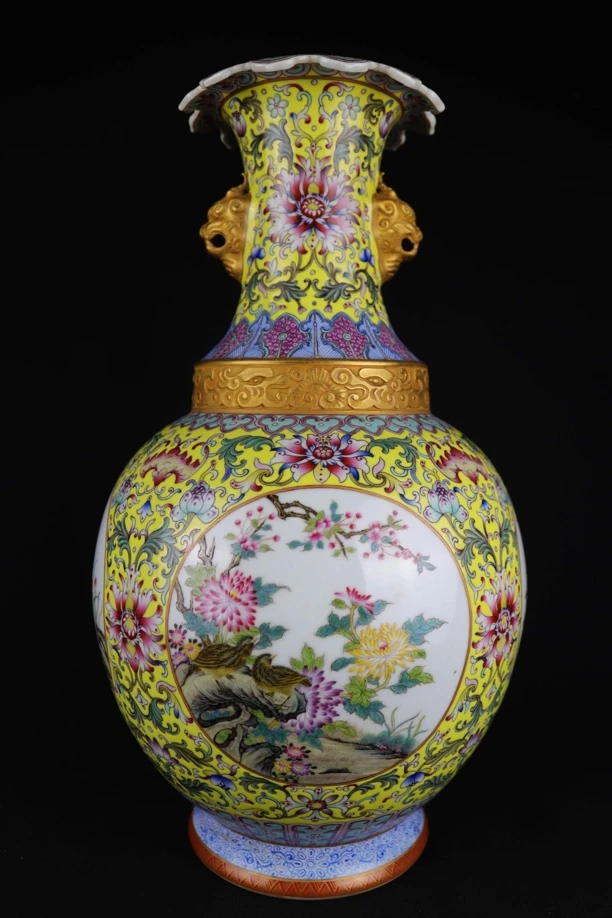 粉彩描金花鸟赏瓶