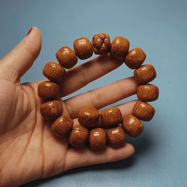 桃核手串老邢17花皮色差