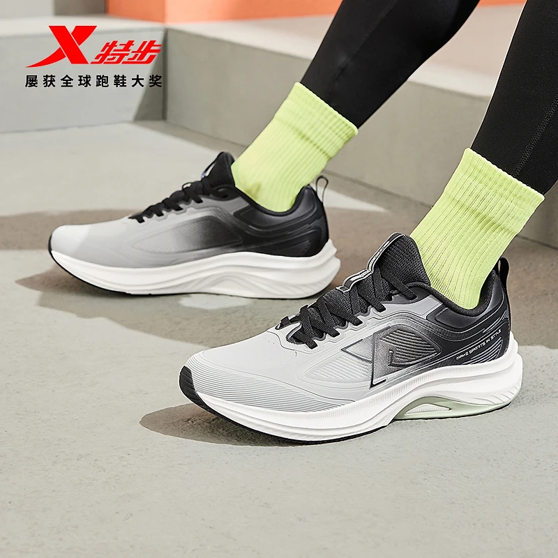 特步男鞋跑鞋官方正品减震轻便潮鞋减震专业训跑步鞋练运动鞋男款