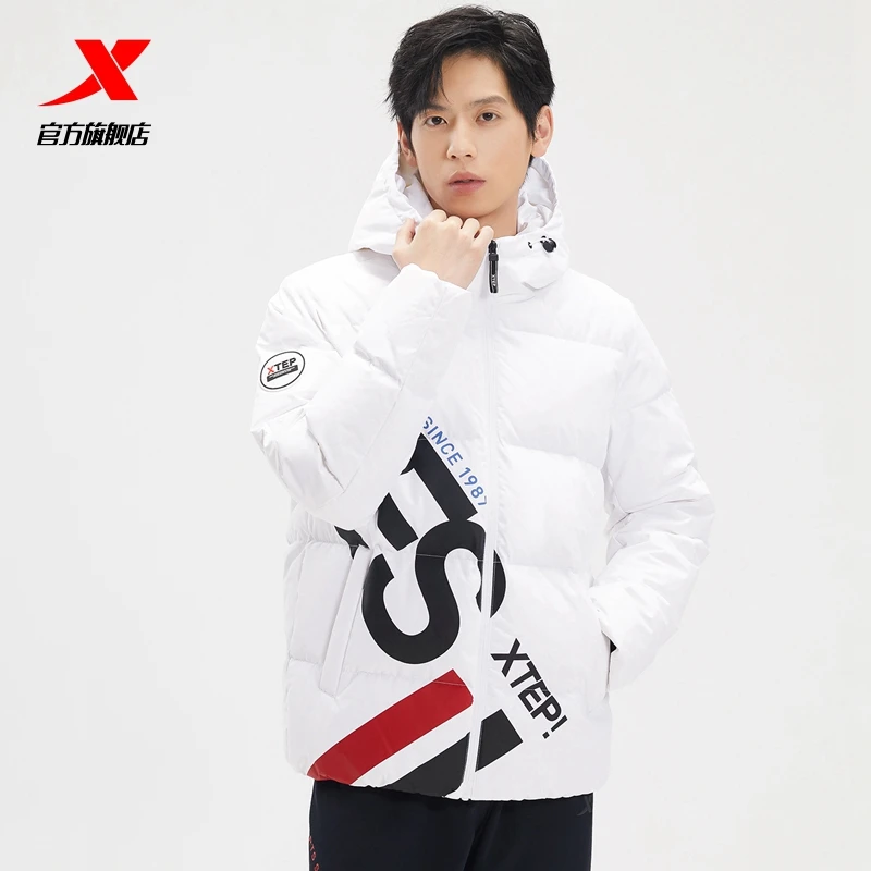 特步英文印花连帽羽绒服男2022冬季新款运动休闲鸭绒保暖防风外套