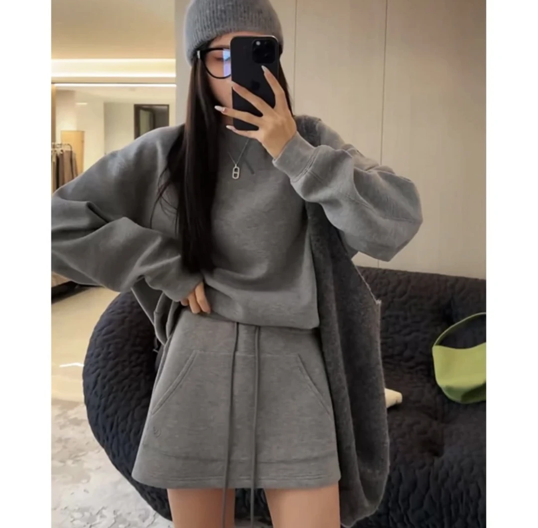版型很好秋季百搭宽松圆领廓形日常卫衣+插兜酷飒风女装高级感