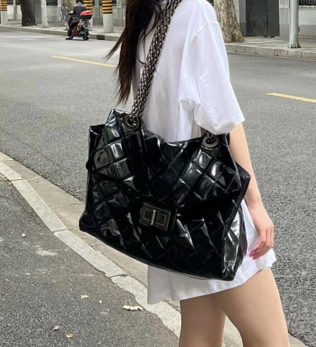 95新 Chanel/香奈儿 夏七中古/漆皮xxl2.55机场/单肩斜挎包