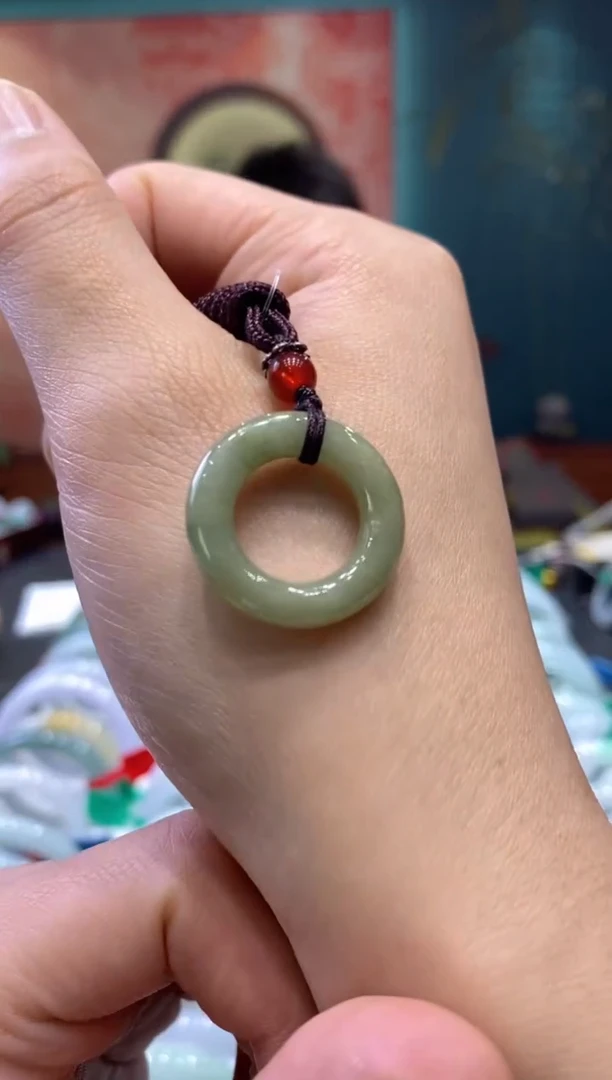 【闪购商品】翡翠颈饰未镶嵌00018709