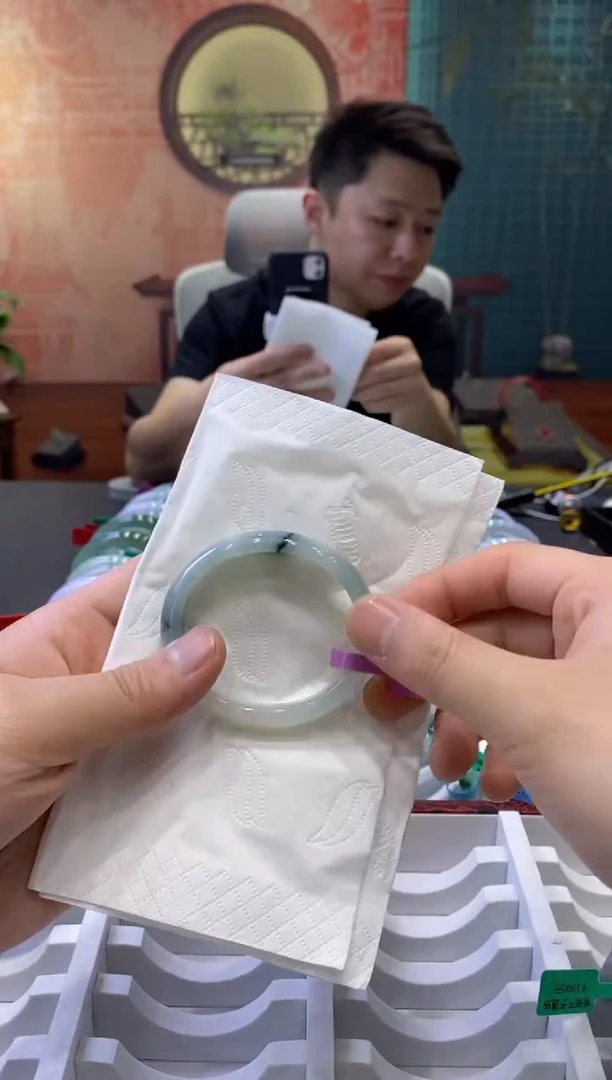 【闪购商品】翡翠手镯未镶嵌00010052