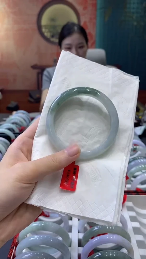 【闪购商品】翡翠手镯未镶嵌多人04501