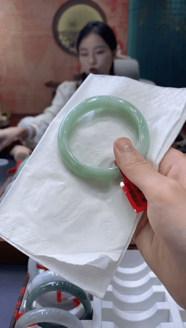 【闪购商品】翡翠手镯未镶嵌多人00740