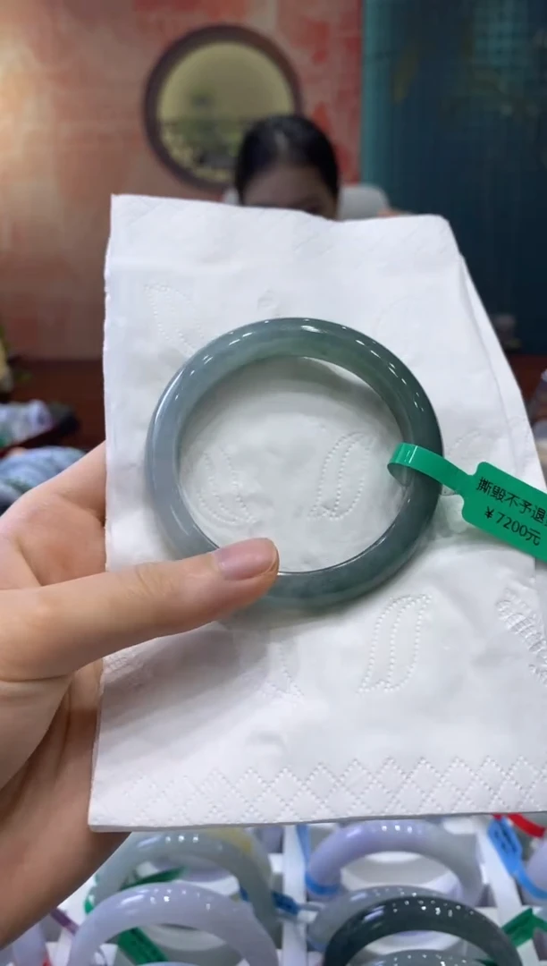 【闪购商品】翡翠手镯未镶嵌多人15307