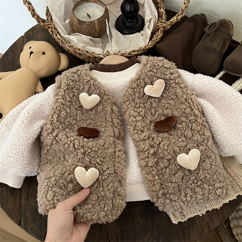 女童秋冬马甲儿童洋气爱心毛毛加厚保暖百搭上衣QC新款FHW4994
