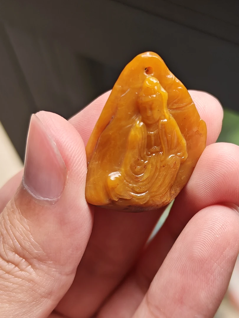 寿山石田黄挂件 观自在,非常精美的质地 细腻温润的手感非常好