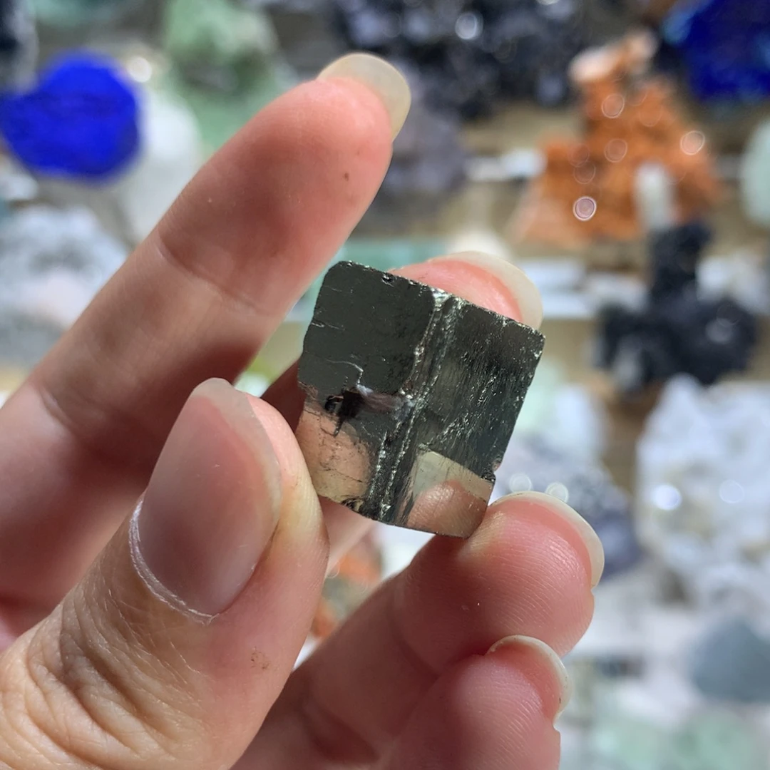 水晶摆件未镶嵌天然水晶矿物摆件