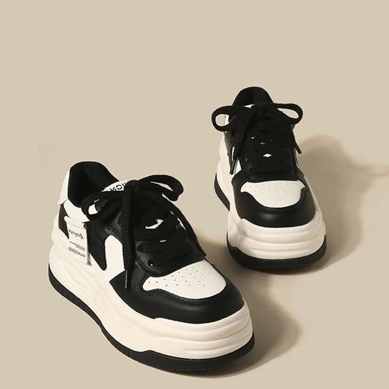 法国TOUCH MISS轻奢黑白熊猫鞋女新款真皮厚底增高百搭休闲板鞋潮