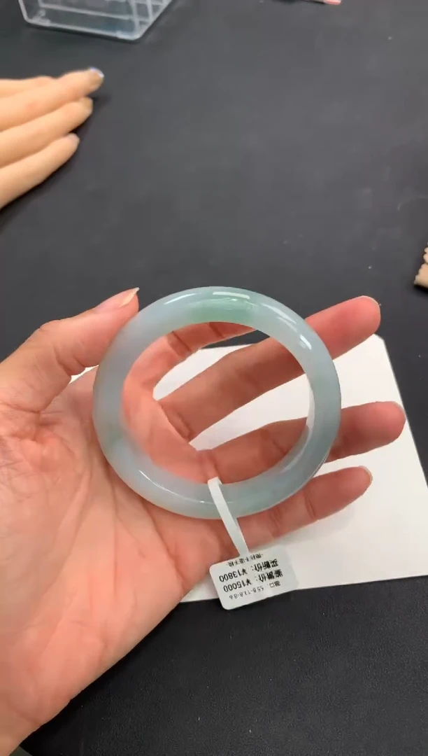 【闪购商品】翡翠手镯未镶嵌06180110001