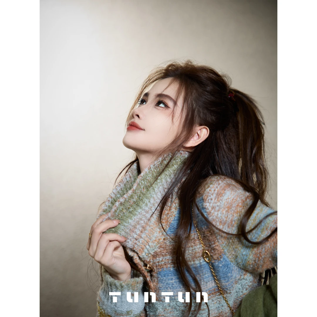 吞吞TUNT【天空绘本】一眼艺术生 油画感段染翻领针织衫