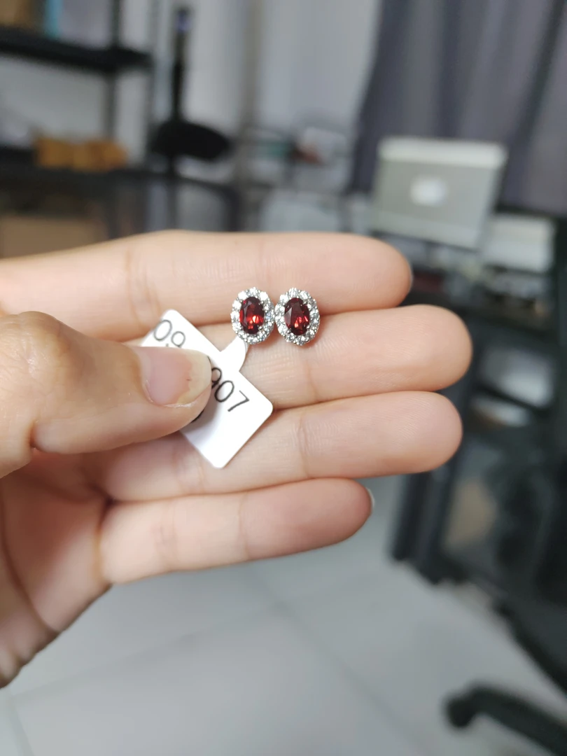 〔如一珠宝〕石榴石耳环