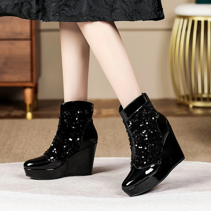 10.5cm秋冬漆皮圆头坡跟鞋靴子厚底高跟牛皮短靴小个子增高女靴