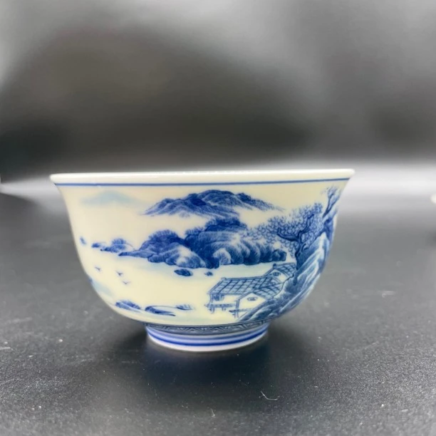 仿古青花釉下彩精工山水小压手杯容量100毫升