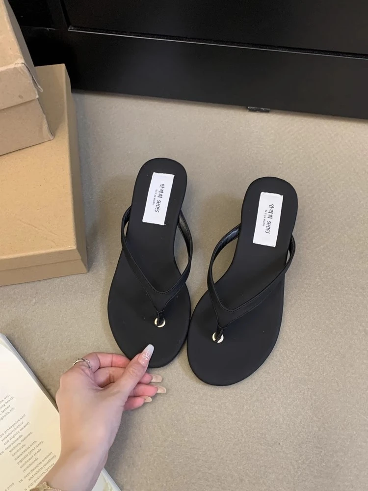 【好物分享】韩版简约休闲坡跟人字拖鞋女2024夏季新款夹趾小凉拖